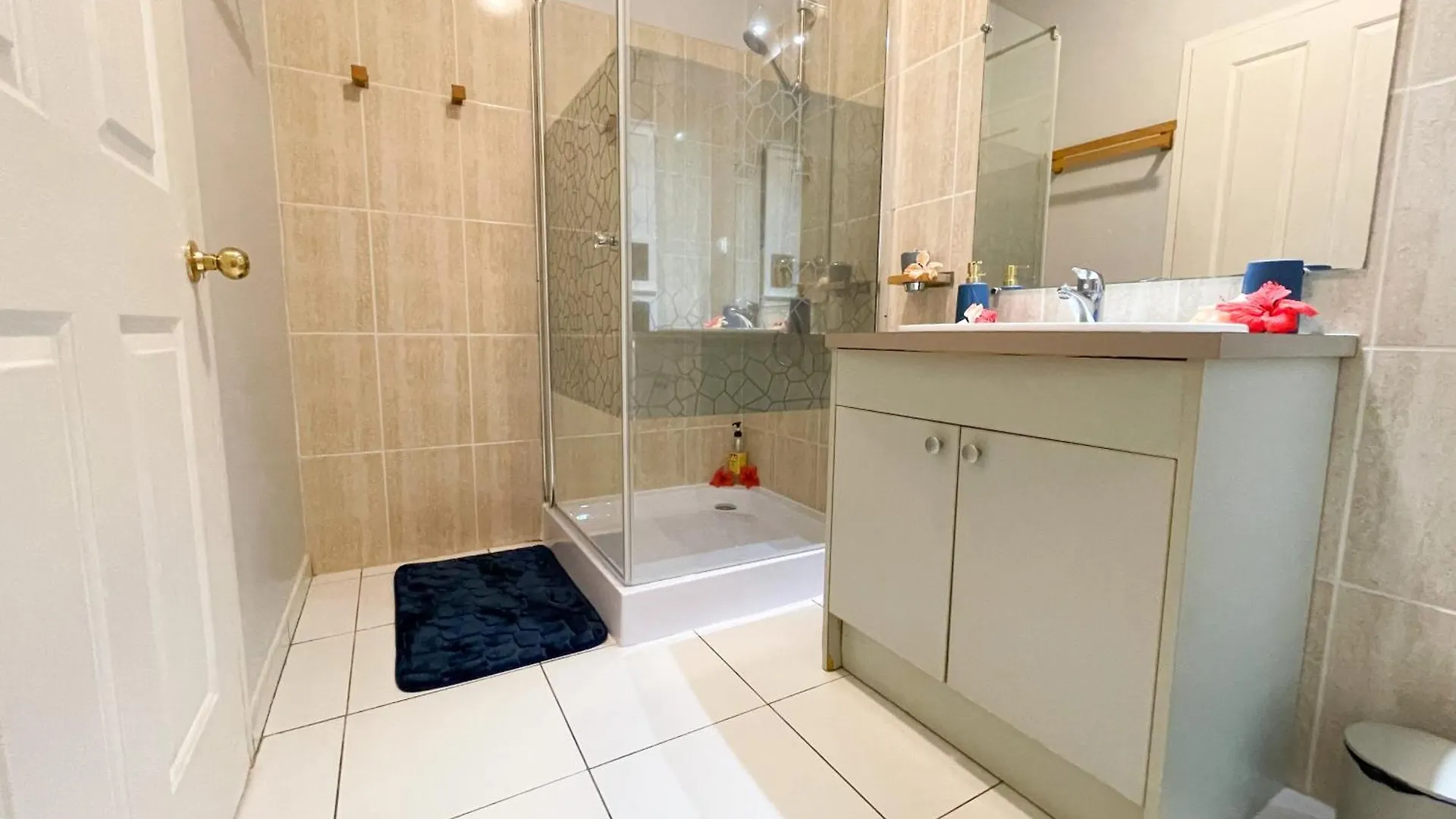 Апартаменты Appartement Papeete-Airport, Parking, Wifi,Ac,Pool Французская Полинезия
